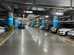 -白玉兰广场停车场