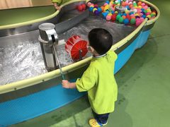 -爱睿思儿童早教亲子游泳(万象城店)