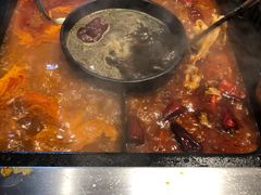 -老牌坊云南鱼豆花火锅(爱建店)