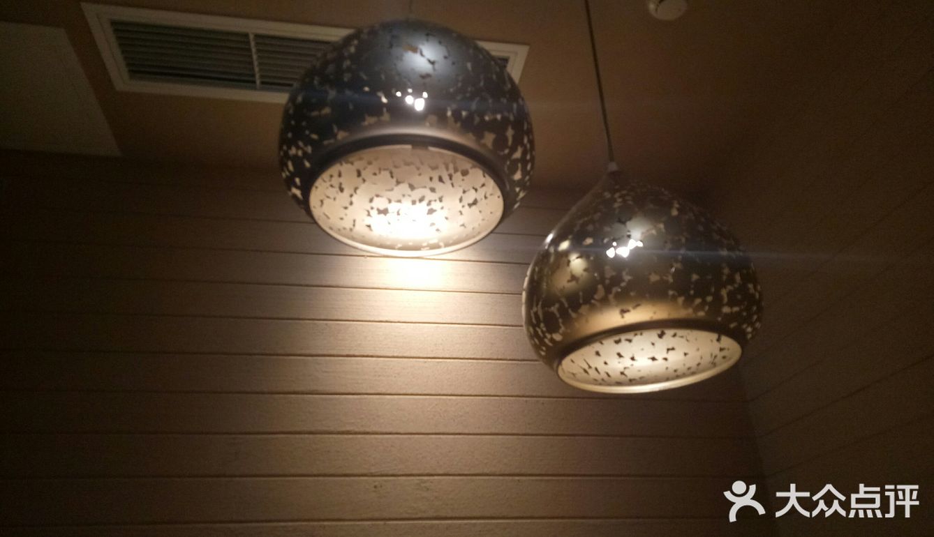 他们家羊肉串好吃的，但是我忘拍了