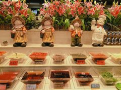 -新艺自助美食城(中山路店)