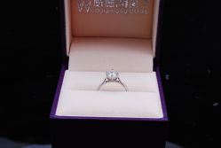 DSC_7916-威德钻石-克拉钻大本营(南京东路店)