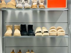 -UGG(燕莎奥特莱斯购物中心店)