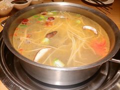 酸萝卜鸭架汤-守柴炉烤鸭(科华中路王府井店)