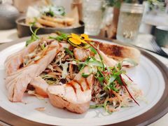 烤三文鱼沙拉-O'mills Sourdough Bakery&Bistro(永嘉路店)