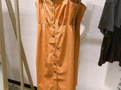 -URBAN REVIVO(高德置地广场·春广场店)