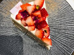 草莓乌龙千层蛋糕-Toris(LuOne凯德晶萃广场店)