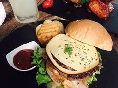 -HIGH FIVE哈福手工汉堡(桂林路店)