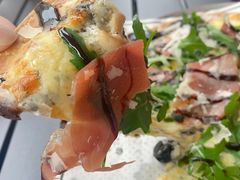 黑松露火腿菌菇芝士薄饼-Blac+Blac(中海环宇荟店)