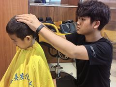 -首脑美容美发化妆美甲培训学校(龙岗校区)