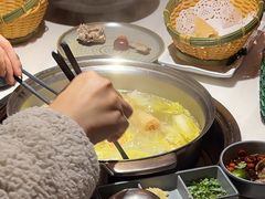 -喃喃椰·糟粕醋·椰子鸡火锅(七堡花园店)