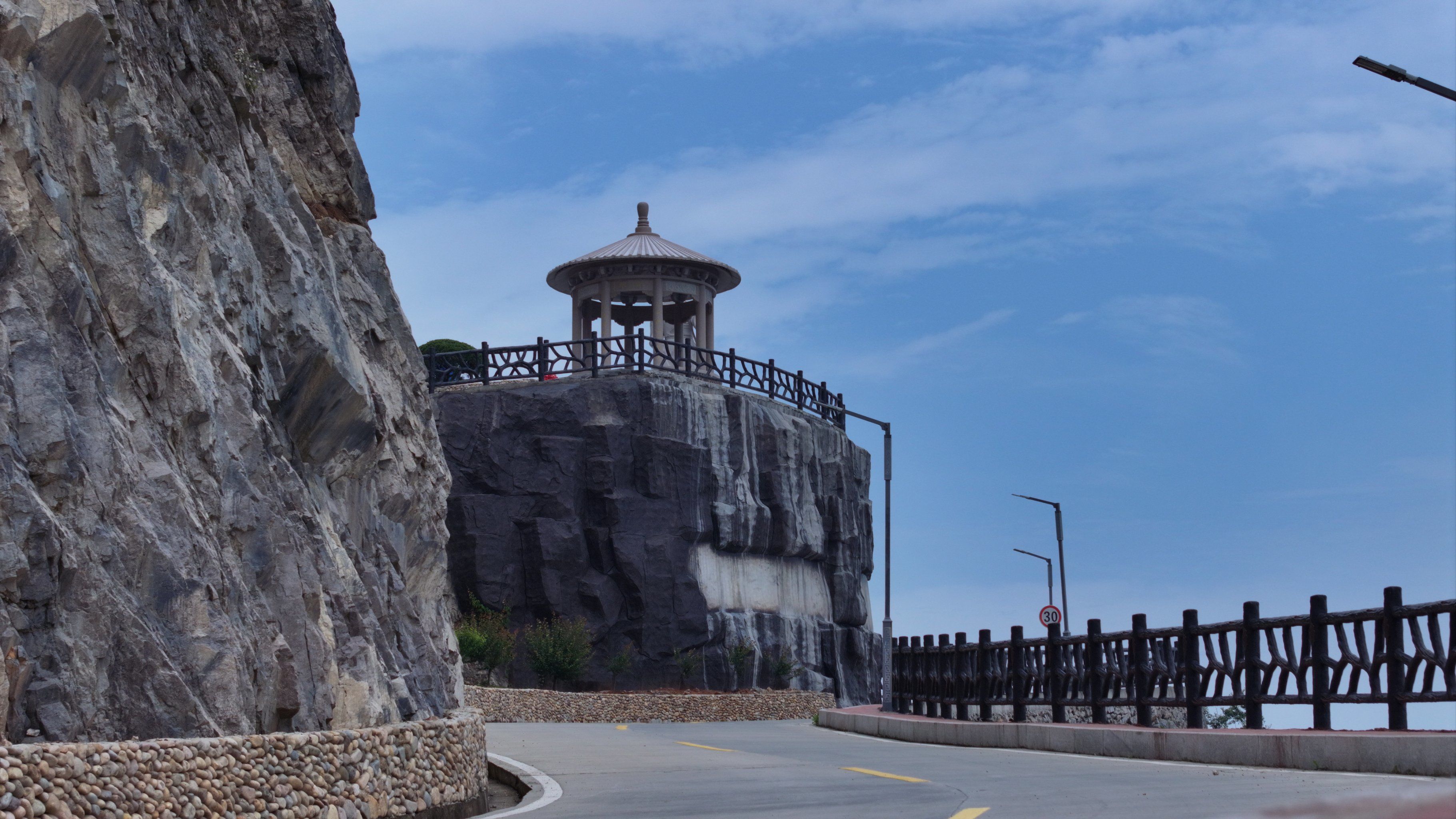 n打卡瓯海芙蓉尖,海拔650米,为吹台山一脉,位处温州瓯海丽岙街道杨