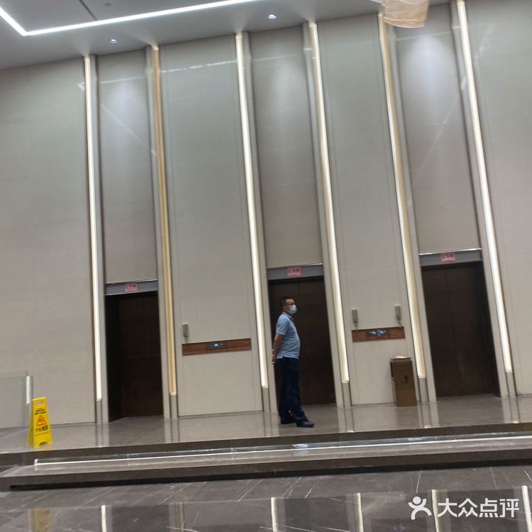 终于来打卡了，出品不错菜品味道都很好