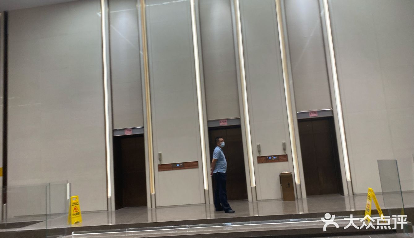 终于来打卡了，出品不错菜品味道都很好