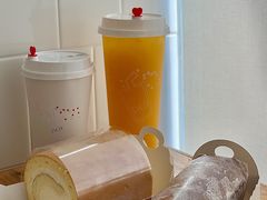 -顶东面包花园·生日蛋糕(世博店)