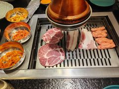 -臻牛烤肉