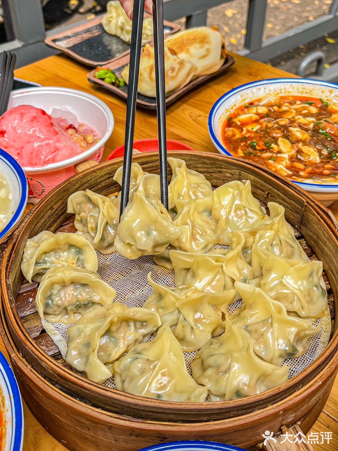 坐了一个多小时高铁来乐山，就为了这一口！