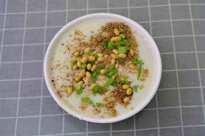 地位非凡,它们一咸一淡,构成一组奇妙的双子星,这便是咸马糊与淡马糊