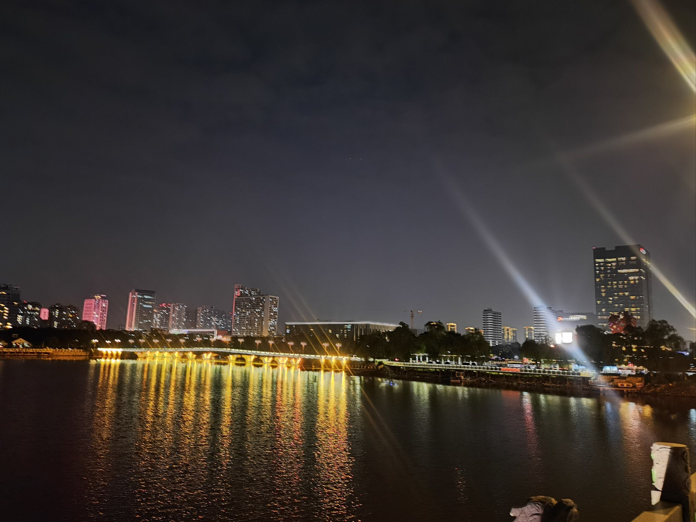 百家湖夜景0元游