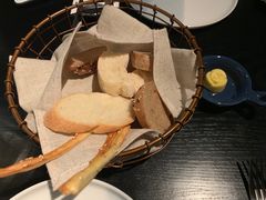 餐前面包-C&R西班牙餐厅