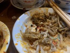 -炉小二铜锅牛蛙•川湘菜(三里屯店)
