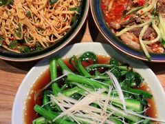 -先启半步颠小酒馆(白麓里店)