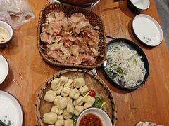 -老滇山寨•云南特色菜•地方菜•民族风情歌舞表演(金碧店)