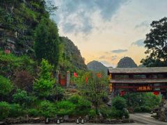 -高荡千年布依古寨旅游景区