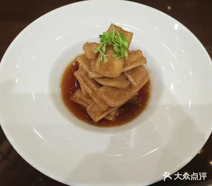 品鉴午间美味佳肴