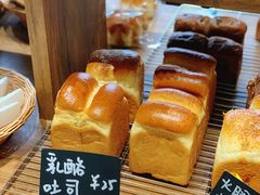 -沁屋面包店(人民东路店)