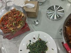 -鑫巴蜀小镇 · 水煮鱼专研店(玉桥店)