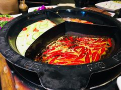 -老房老舍重庆火锅(假日城市店)