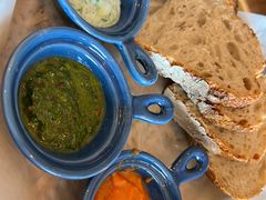 三种酱配酸面包-Mesa Madre梅萨妈妈·Bintana(国贸店)