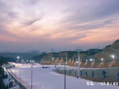 -采薇庄园四季滑雪场