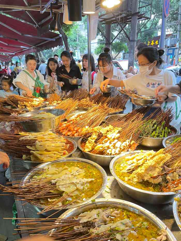 乐山鲜知味钵钵鸡(草堂北路店)-"曾经的我以为乐山钵钵鸡只是大家吹嘘