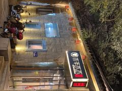 门面-毛辣果·贵州红酸汤牛肉火锅(西单店)