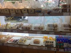 面包甜点陈列柜-一鸣真鲜奶吧(锦桂店)