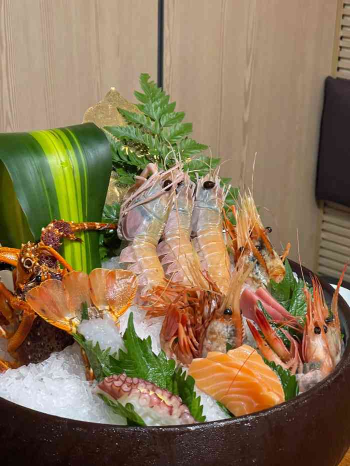 万岛日本料理铁板烧(太古里店)-"首先还没去就感受到这家店的服务是真