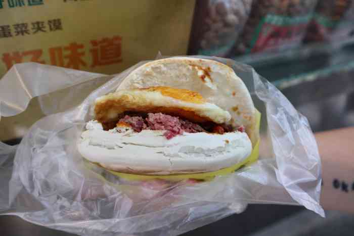 老金家蛋菜夹馍(西安总店)-"「特色蛋菜夹馍」到了洒金桥附近直奔这里
