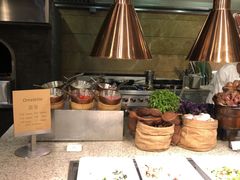 -松山湖凯悦酒店·Café自助餐厅·周末火舞秀表演