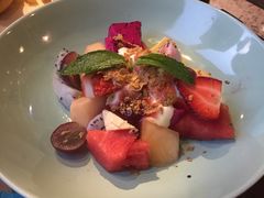 时令水果沙拉配自制果酱酸奶及酥脆麦皮-G+KITCHEN(龙湖狮山天街店)