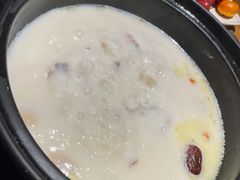 -洪氏嗨捞·广东猪肚鸡·椰子鸡火锅(西咸万象城店)