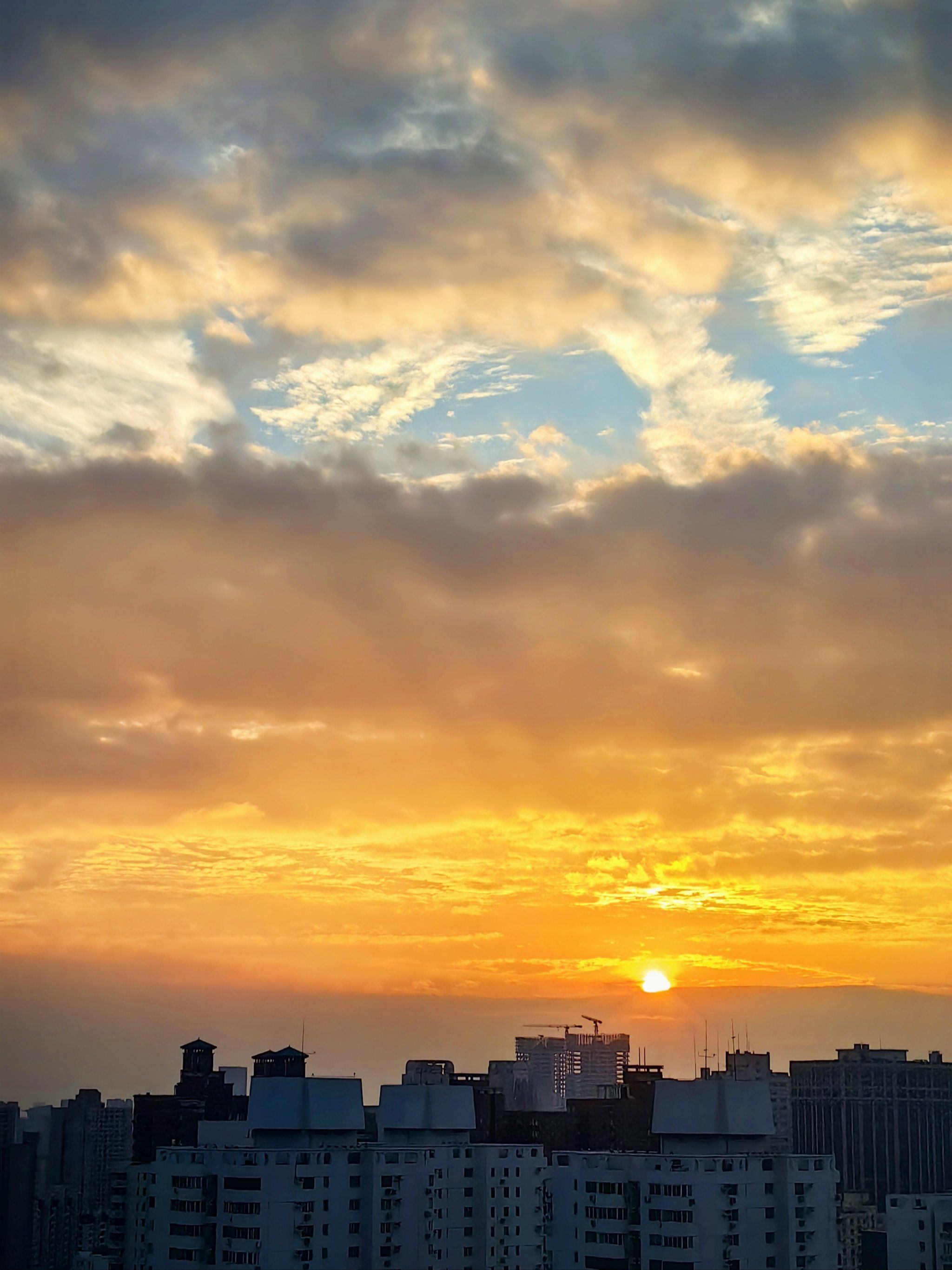 今天的日落,天空很漂亮!