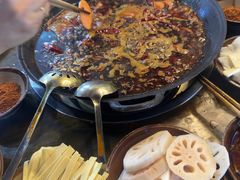 -黄潇洒老火锅(九眼桥宏济巷店)