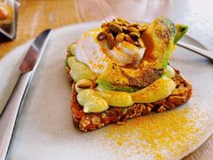 牛油果吐司-BOR Eatery(安福路店)