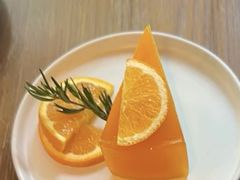 -Chom Cafe and Restaurant