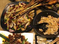 -何师烧烤·香辣蟹·川菜·30年老品牌(太古里旗舰店)