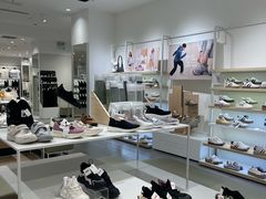 -hotwind热风(世纪东方广场店)