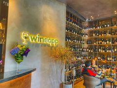 -wineapp葡萄酒餐吧(外滩金融中心店)