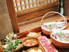-野山舂·贵州现舂酸汤牛肉(东山店)